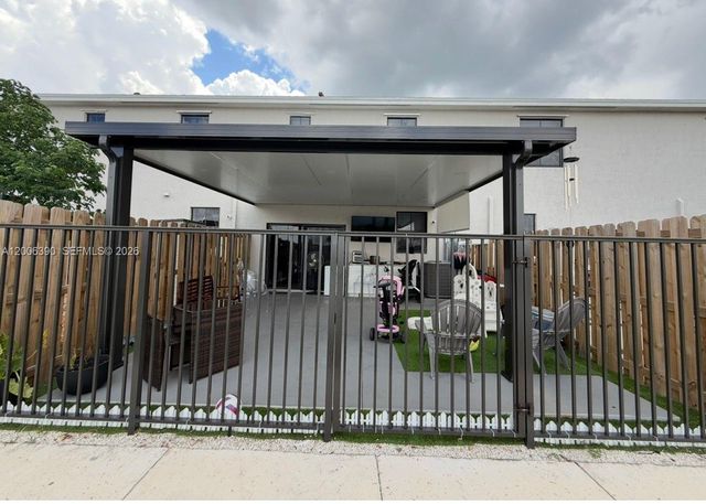 441 NE 13th St, Florida City, FL 33034