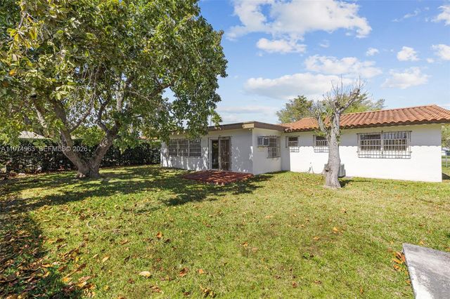10262 SW 27th St, Miami, FL 33165