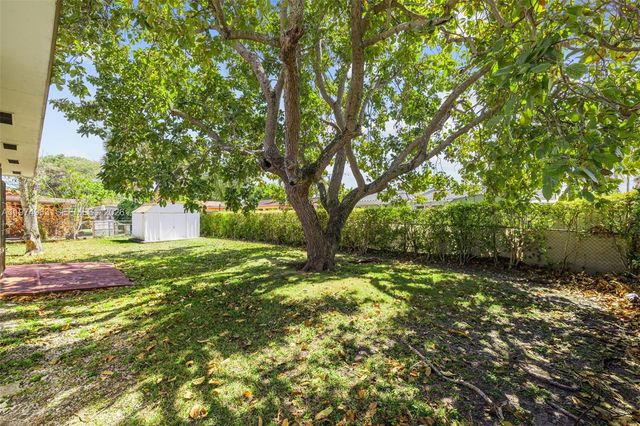 10262 SW 27th St, Miami, FL 33165