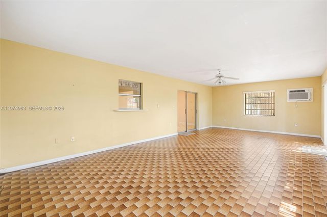 10262 SW 27th St, Miami, FL 33165