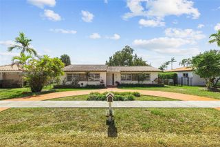 10262 SW 27th St, Miami, FL 33165