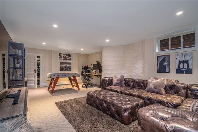 4200 Washington Avenue W, Seattle, WA 98199