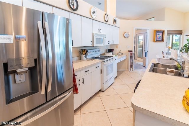 458 Countryside DR, Naples, FL 34104