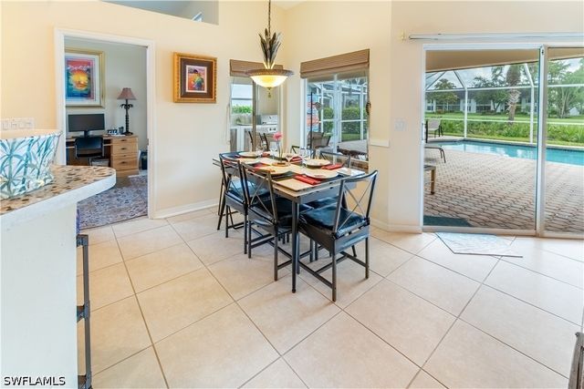 458 Countryside DR, Naples, FL 34104