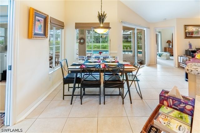 458 Countryside DR, Naples, FL 34104