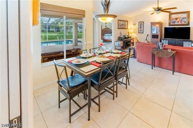 458 Countryside DR, Naples, FL 34104