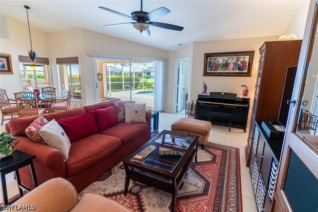 458 Countryside DR, Naples, FL 34104