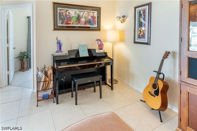 458 Countryside DR, Naples, FL 34104
