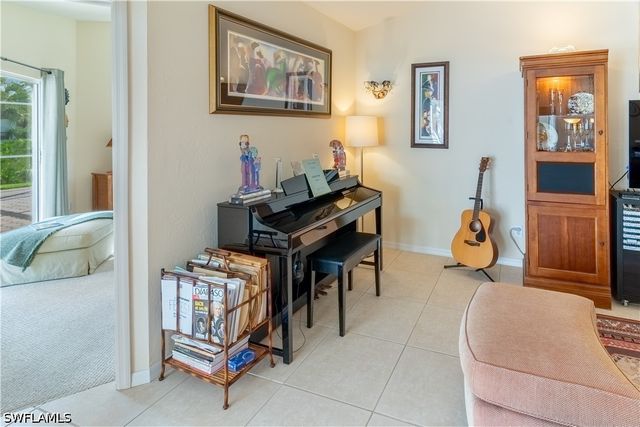 458 Countryside DR, Naples, FL 34104