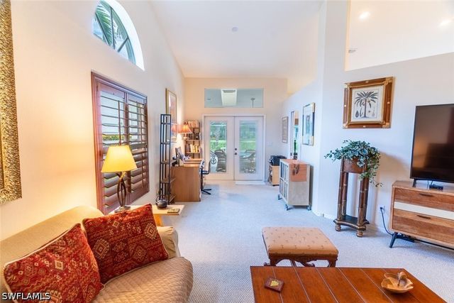 458 Countryside DR, Naples, FL 34104