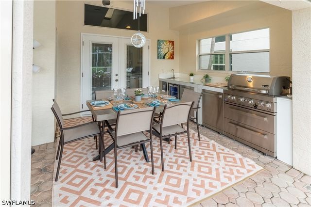 458 Countryside DR, Naples, FL 34104