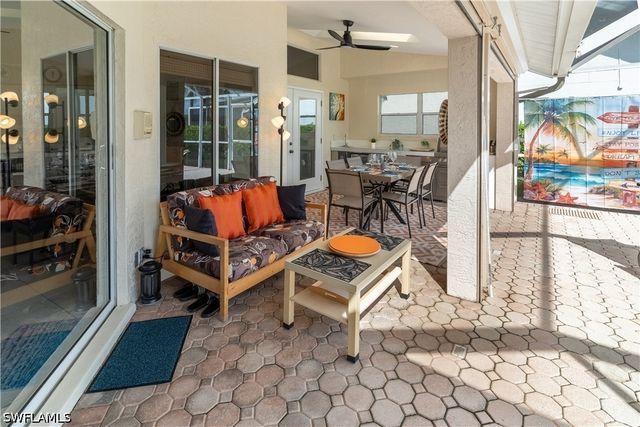 458 Countryside DR, Naples, FL 34104