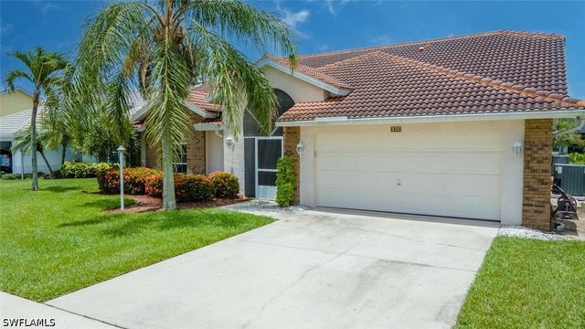 458 Countryside DR, Naples, FL 34104