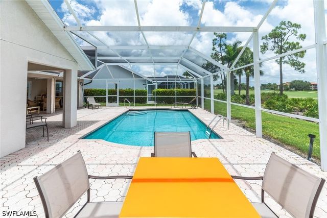458 Countryside DR, Naples, FL 34104
