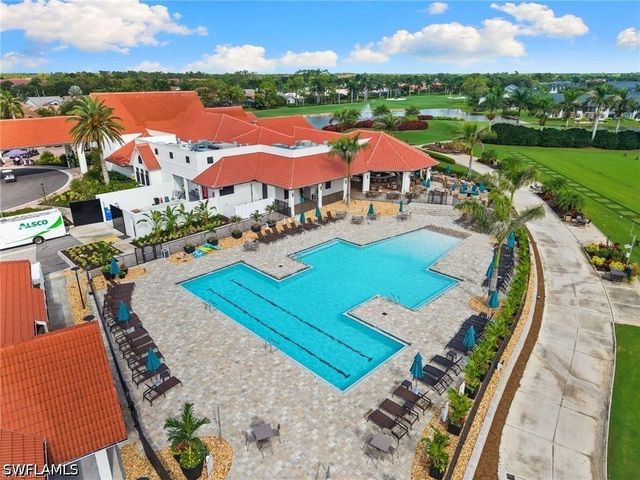 458 Countryside DR, Naples, FL 34104
