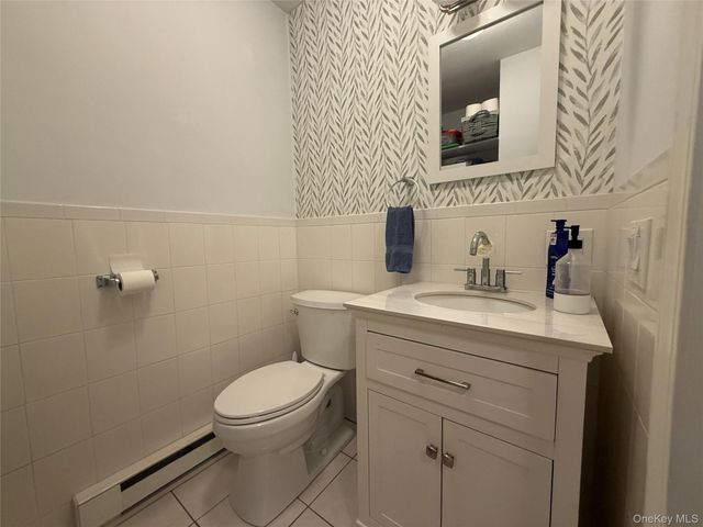 1604 Chelsea Cove S, Hopewell Junction, NY 12533