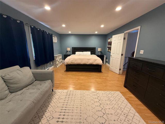 1604 Chelsea Cove S, Hopewell Junction, NY 12533