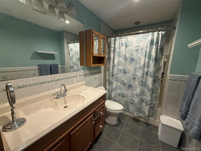 1604 Chelsea Cove S, Hopewell Junction, NY 12533