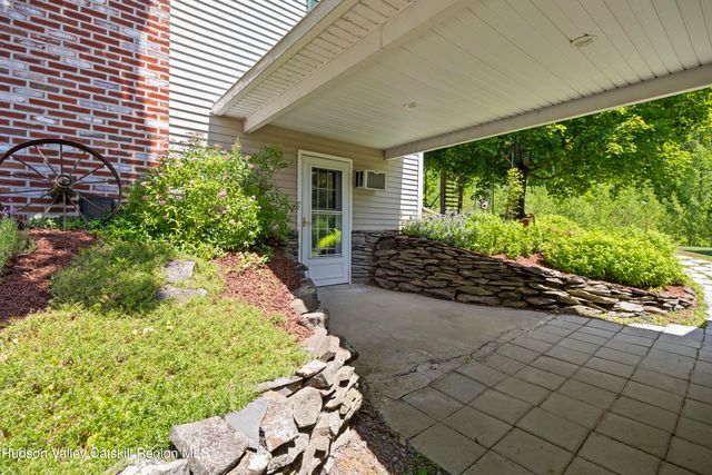 5150 Route 9g, Germantown, NY 12526