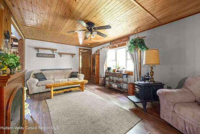 5150 Route 9g, Germantown, NY 12526