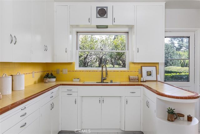 1875 Braeburn Road, Altadena, CA 91001