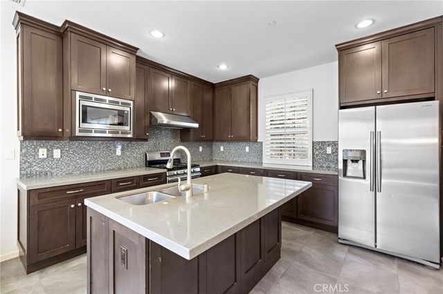 56 Painted Trellis, Irvine, CA 92620