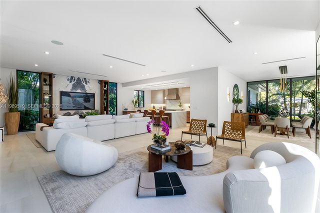 7900 SW 57th Ct, South Miami, FL 33143