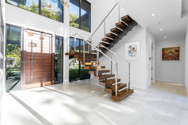 7900 SW 57th Ct, South Miami, FL 33143