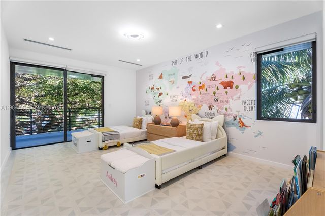 7900 SW 57th Ct, South Miami, FL 33143