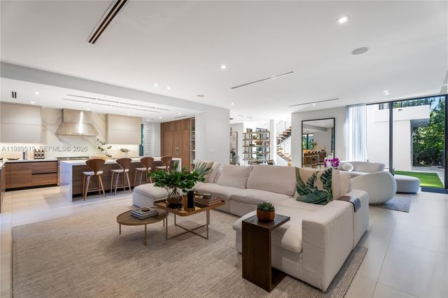 7900 SW 57th Ct, South Miami, FL 33143