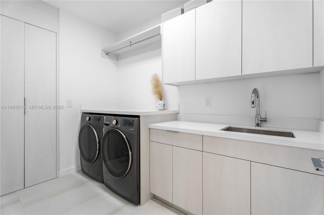 7900 SW 57th Ct, South Miami, FL 33143