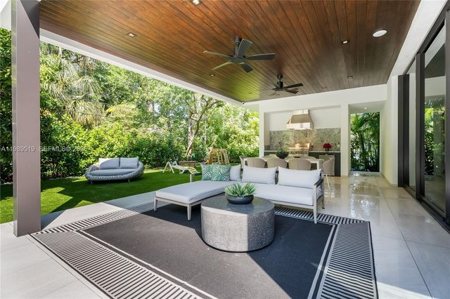 7900 SW 57th Ct, South Miami, FL 33143