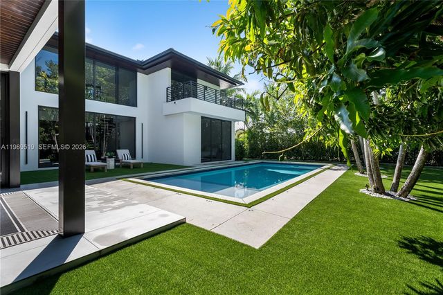 7900 SW 57th Ct, South Miami, FL 33143