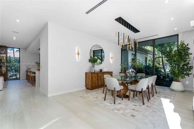 7900 SW 57th Ct, South Miami, FL 33143