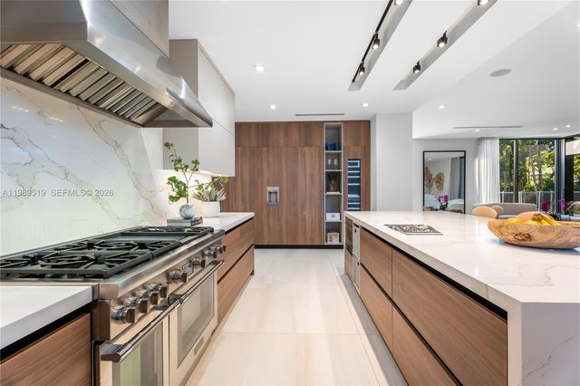 7900 SW 57th Ct, South Miami, FL 33143