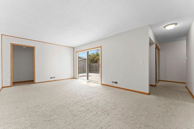 7782 Dunmore Road, Woodbury, MN 55125