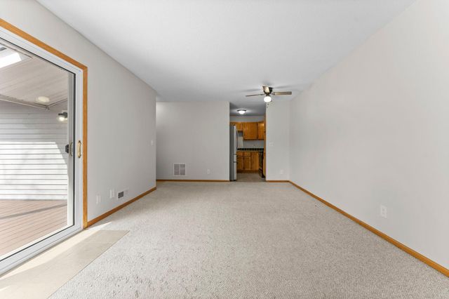 7782 Dunmore Road, Woodbury, MN 55125