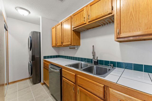 7782 Dunmore Road, Woodbury, MN 55125