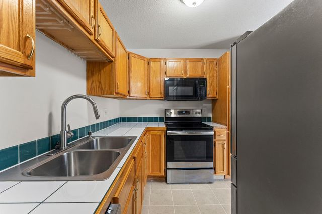 7782 Dunmore Road, Woodbury, MN 55125