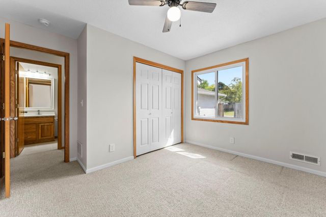 7782 Dunmore Road, Woodbury, MN 55125