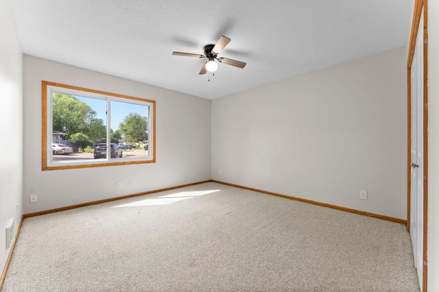 7782 Dunmore Road, Woodbury, MN 55125