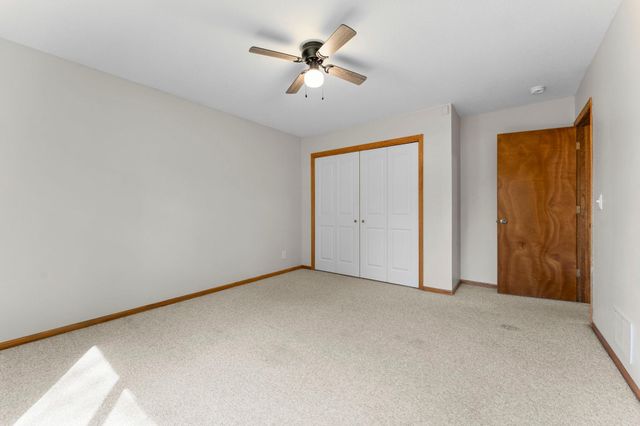 7782 Dunmore Road, Woodbury, MN 55125
