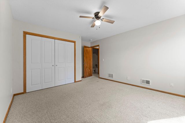 7782 Dunmore Road, Woodbury, MN 55125