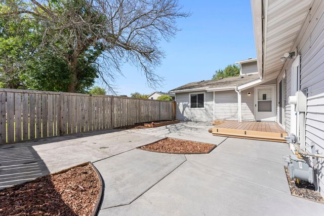 7782 Dunmore Road, Woodbury, MN 55125