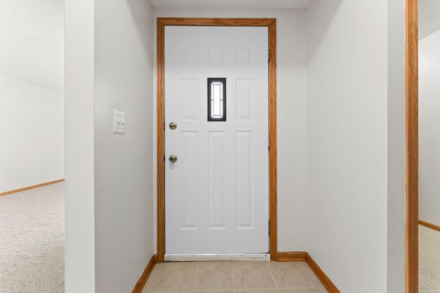 7782 Dunmore Road, Woodbury, MN 55125