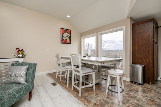 2306 LONGWOOD DR, Columbia, MO 65203