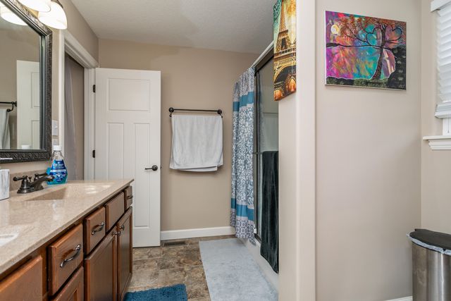 2306 LONGWOOD DR, Columbia, MO 65203