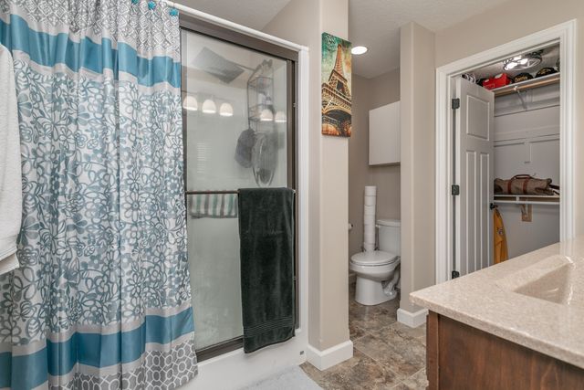 2306 LONGWOOD DR, Columbia, MO 65203