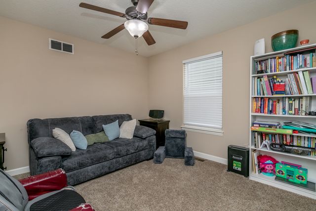 2306 LONGWOOD DR, Columbia, MO 65203