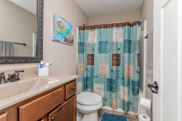 2306 LONGWOOD DR, Columbia, MO 65203